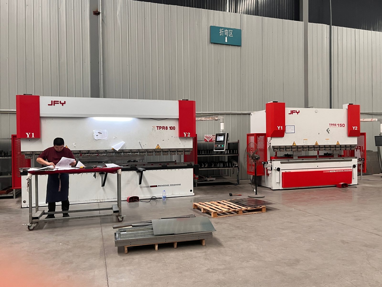 CNC press brakes · JFY TPR8 100 / 150
