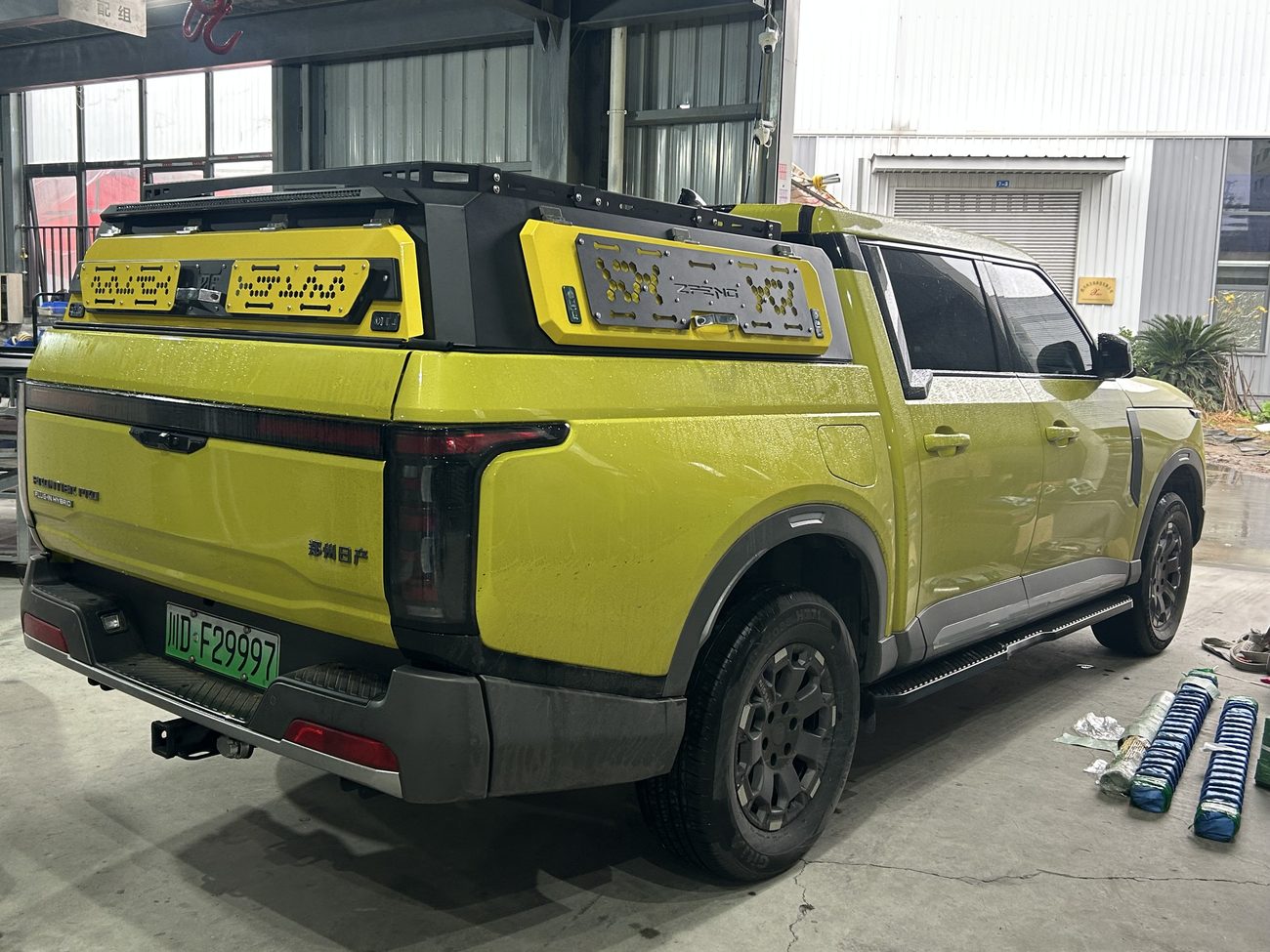 Canopy fitted on Nissan Frontier